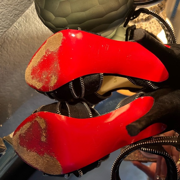 Fabulous black suede with zippered edge peep-toe Louboutin's size 37.5 - Picture 6 of 7